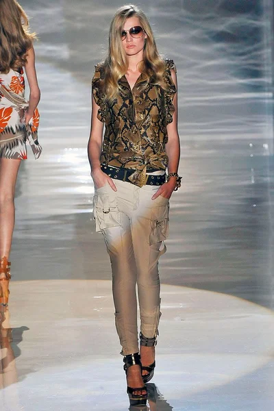 Look 29